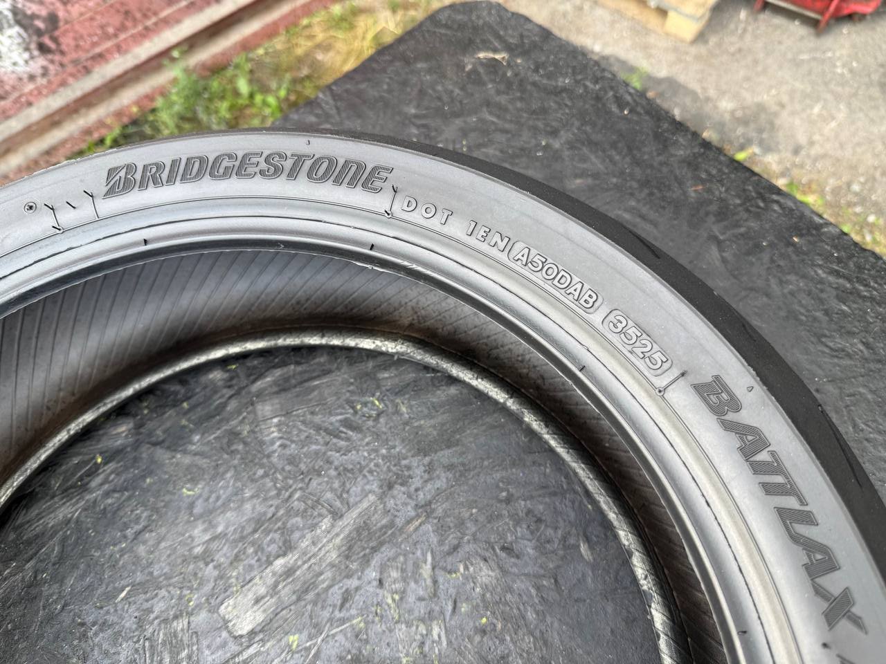 180/55 R17 Bridgestone Battlax Hypersport S22R