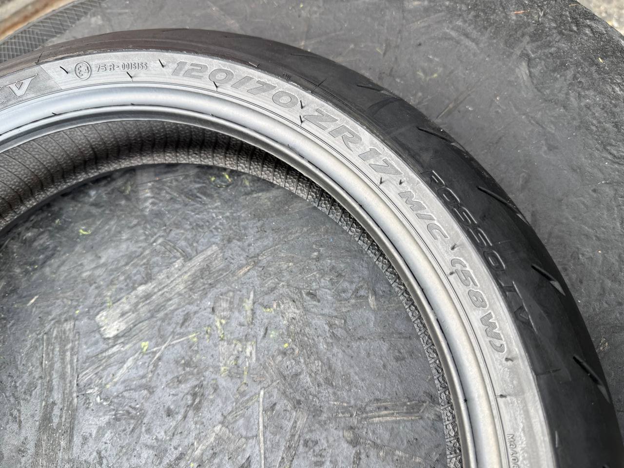 120/70 R17 Pirelli Diablo Rosso IV