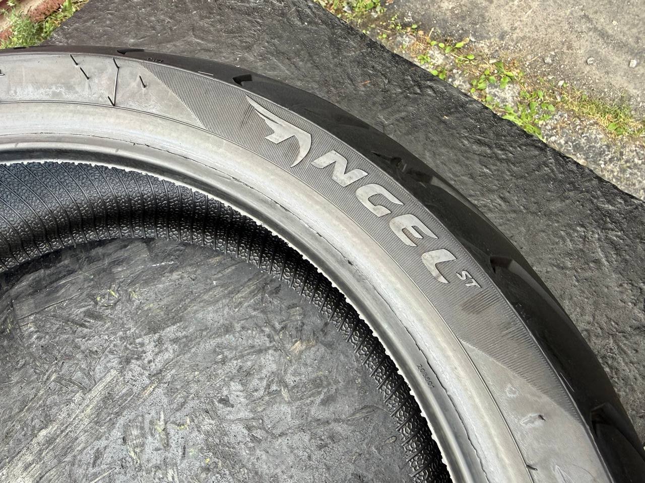 180/55 R17 Pirelli Angel ST