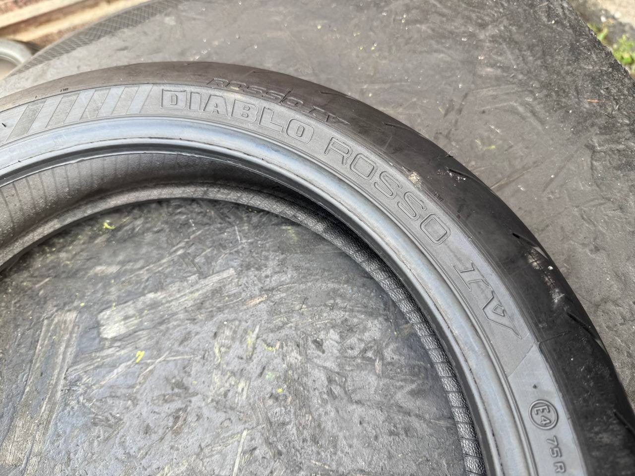 120/70 R17 Pirelli Diablo Rosso IV