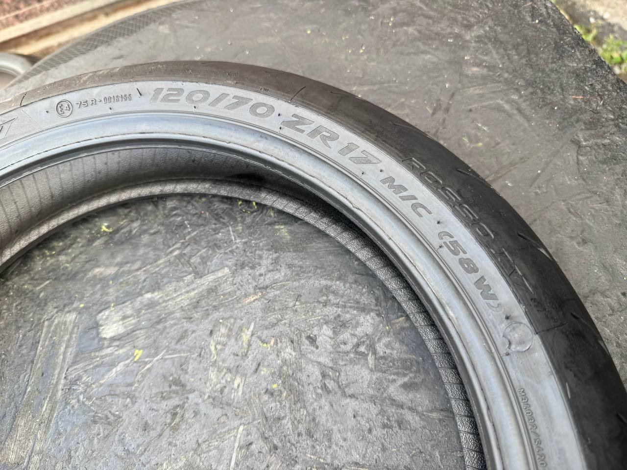 120/70 R17 Pirelli Diablo Rosso IV