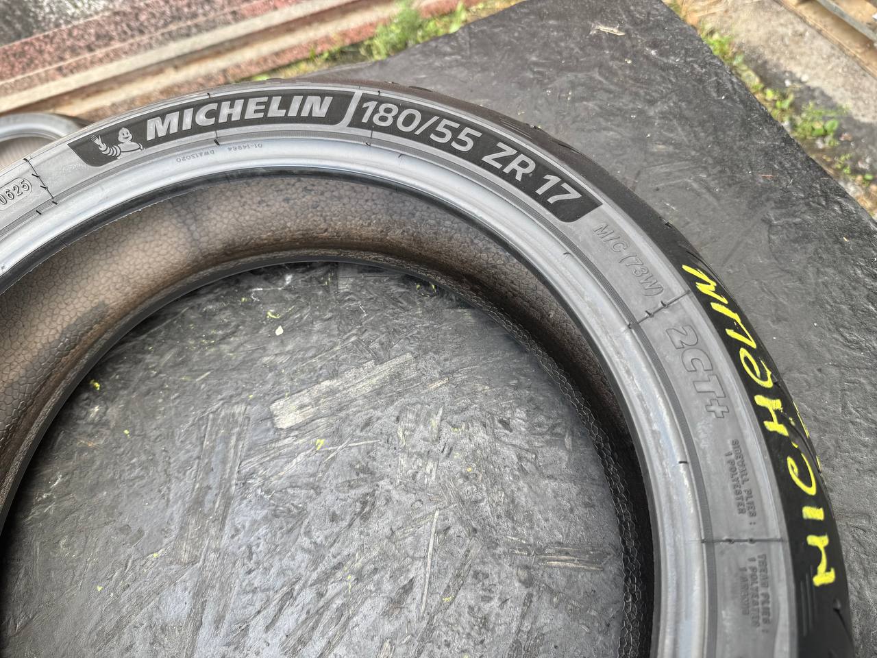 180/55 R17 Michelin Road 6