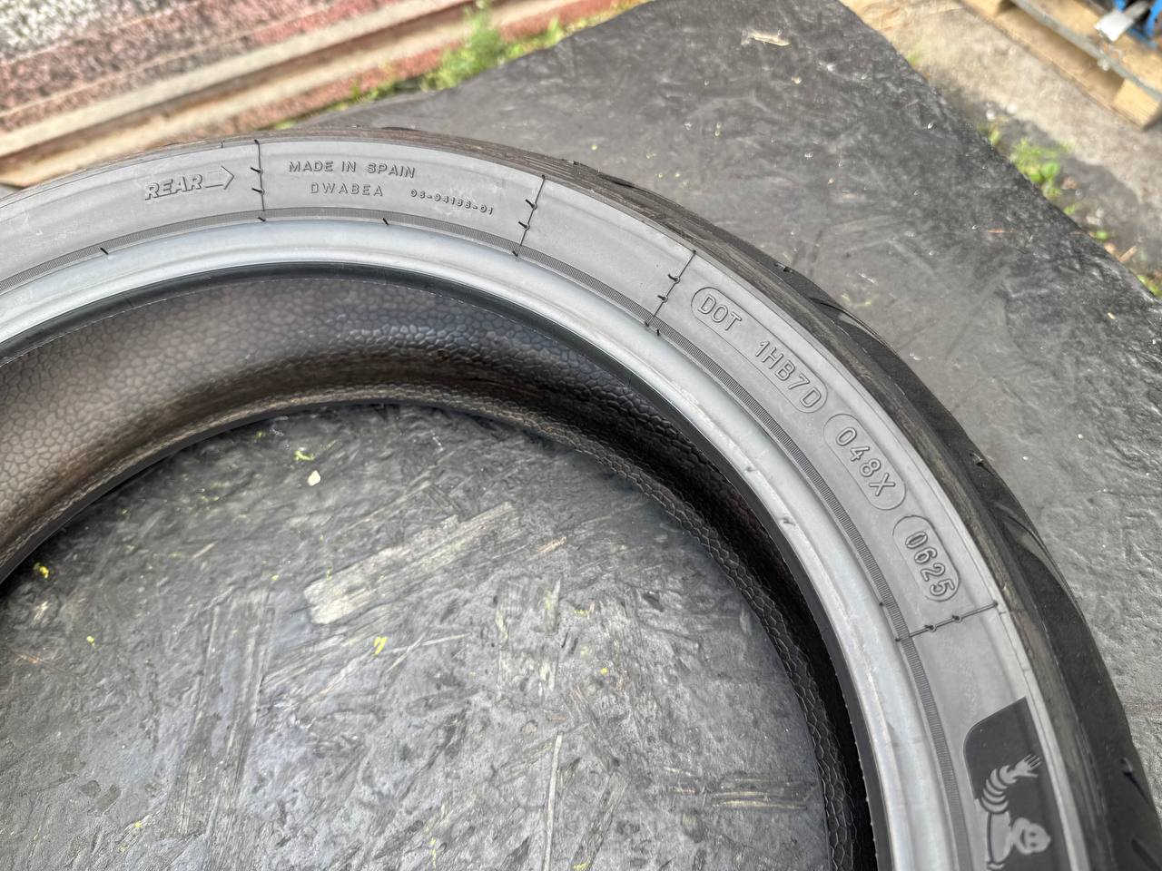 180/55 R17 Michelin Road 6