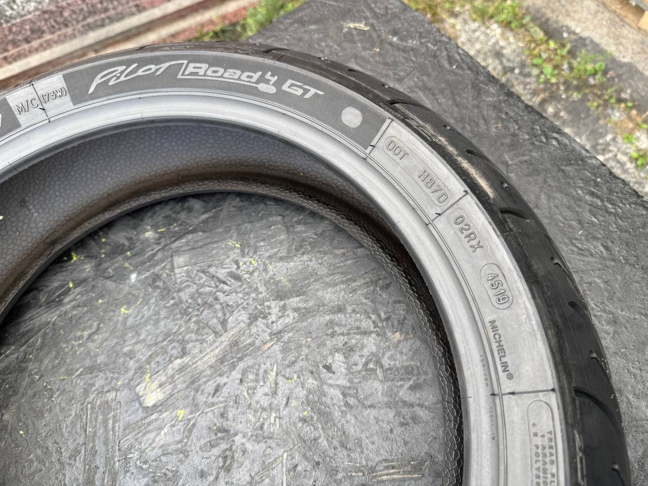 180/55 R17 Michelin Pilot Road 4 GT