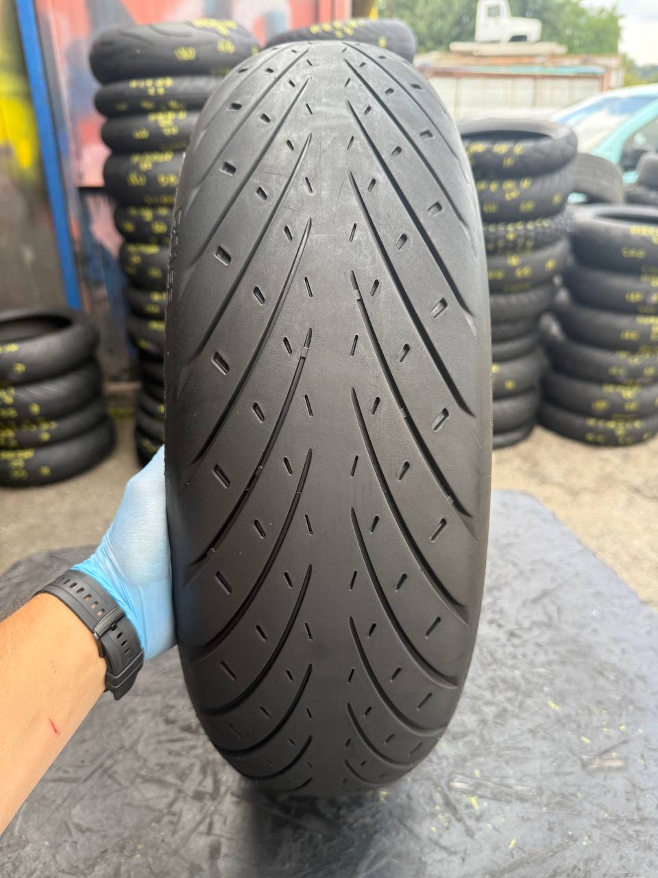 180/55 R17 Metzeler Roadtec 01 SE