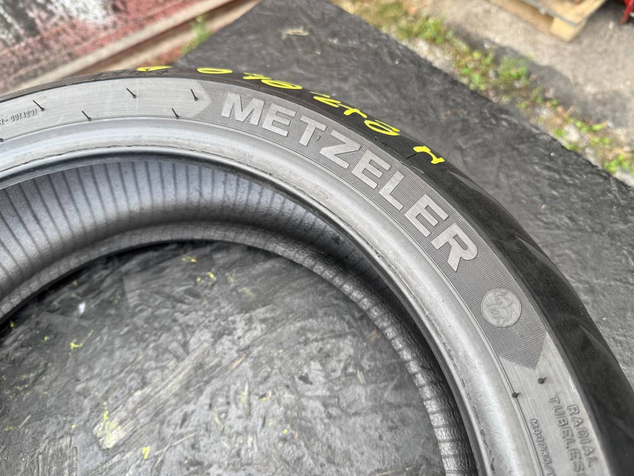 180/55 R17 Metzeler Roadtec 01 SE