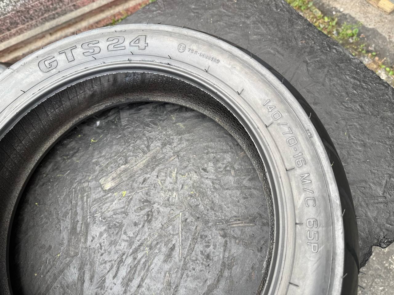 140/70 R16 Pirelli GTS24