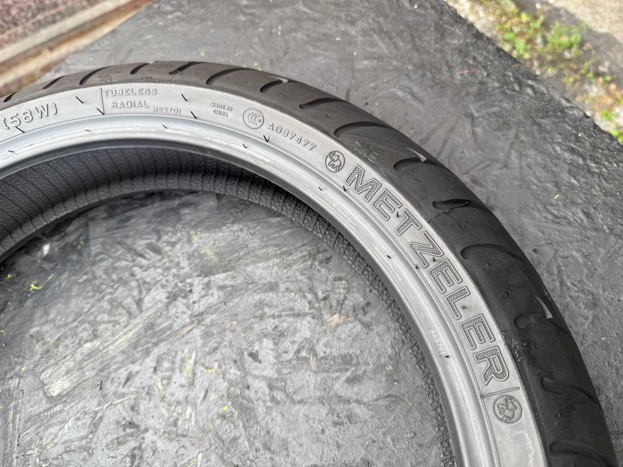 120/70 R17 Metzeler Roadtec Z6