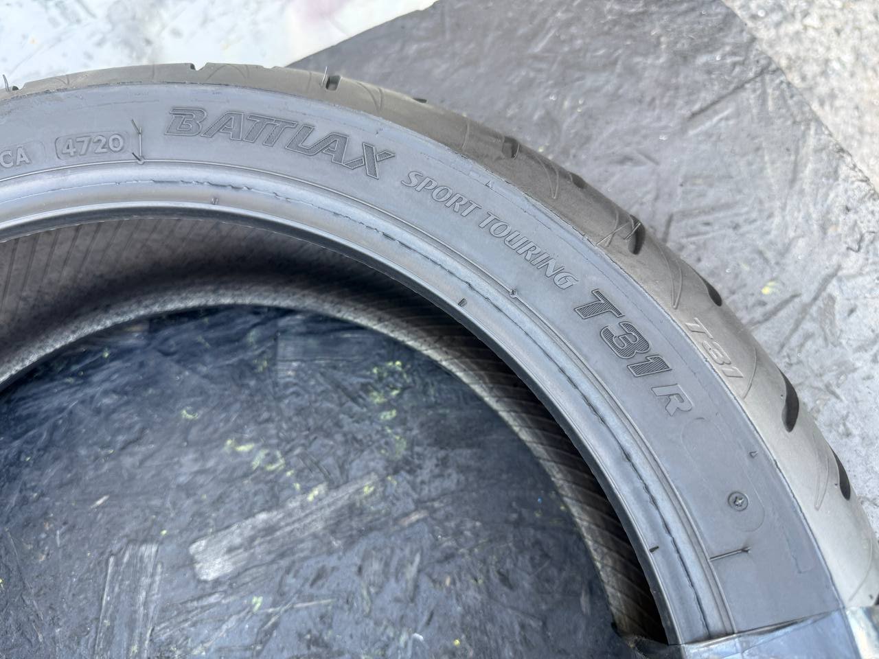 170/60 R17 Bridgestone Battlax Sport Touring T31R