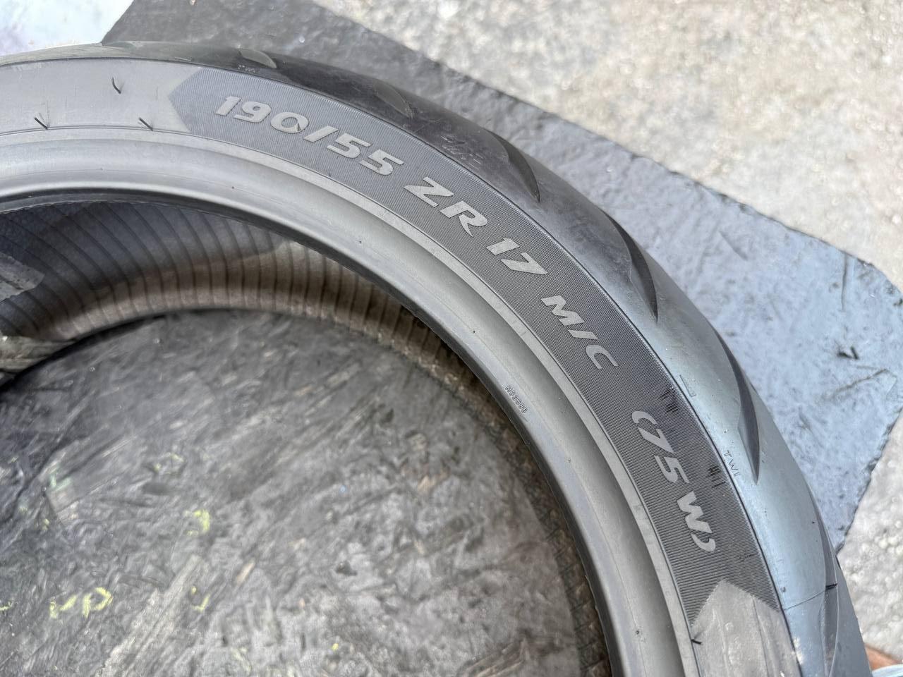 190/55 R17 Metzeler Roadtec 01
