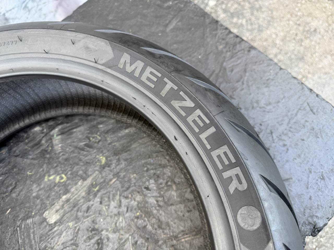 190/55 R17 Metzeler Roadtec 01