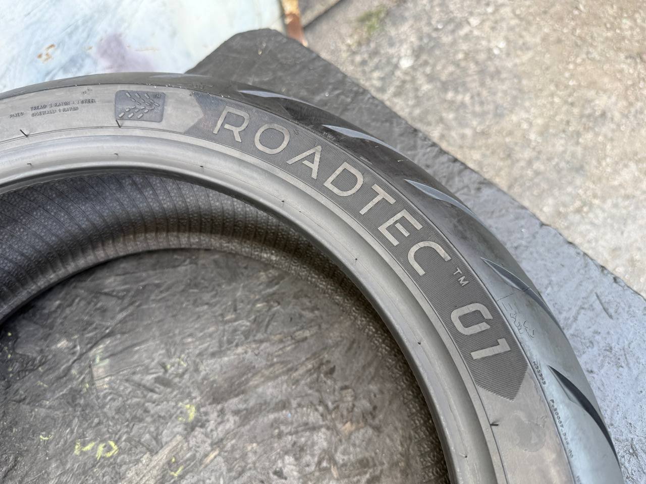 190/55 R17 Metzeler Roadtec 01