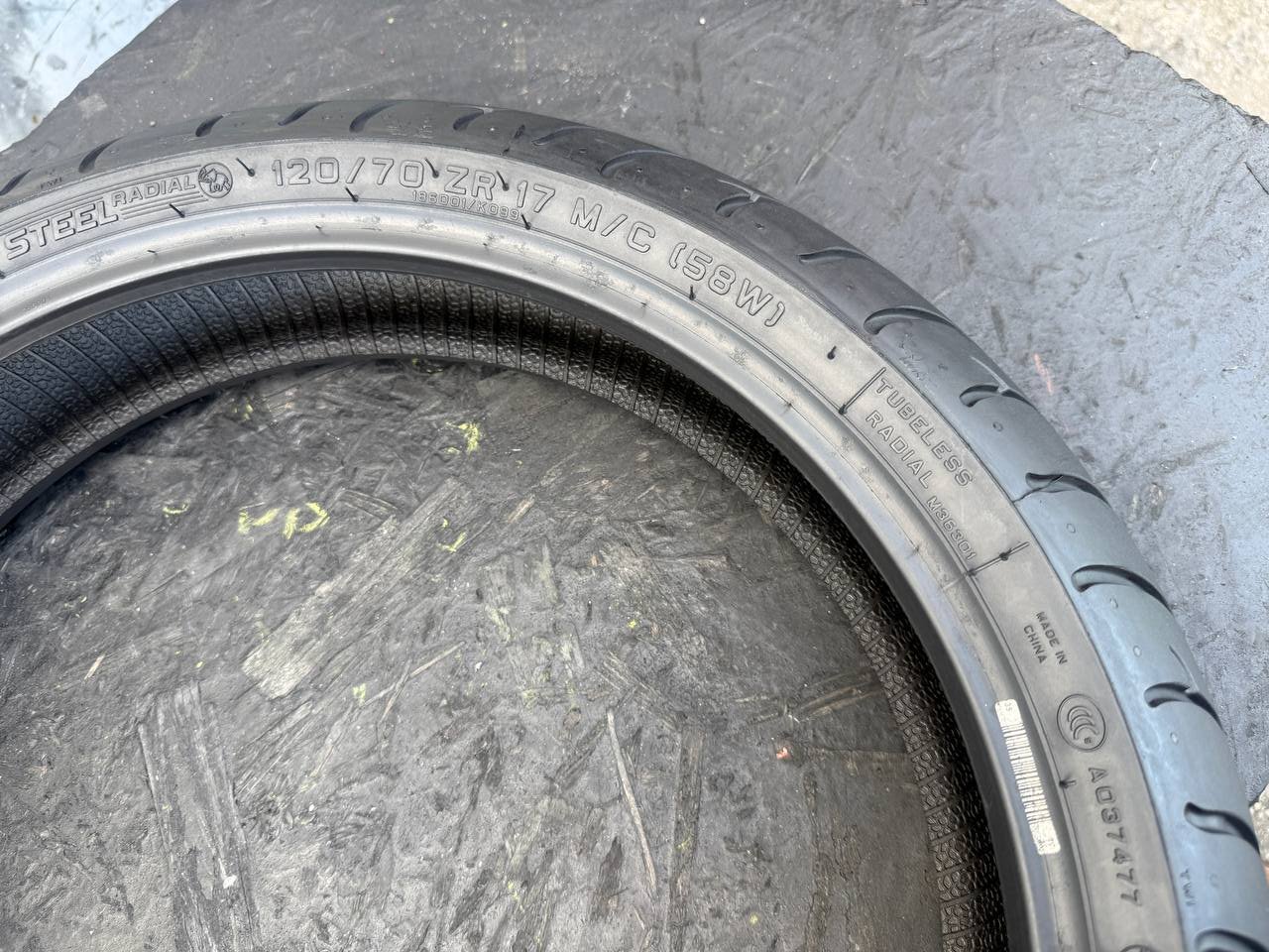 120/70 R17 Metzeler Roadtec Z6