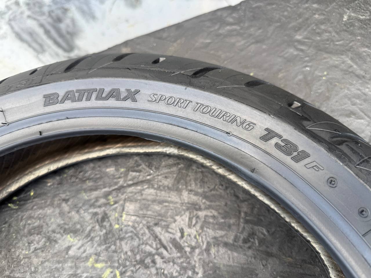120/70 R17 Bridgestone Battlax Sport Touring T31F