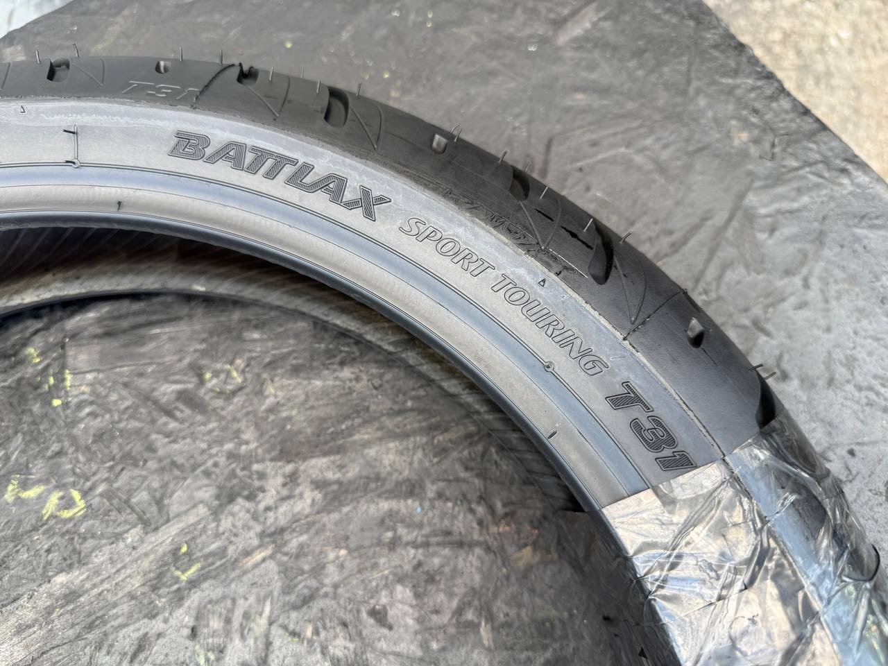 120/70 R17 Bridgestone Battlax Sport Touring T31F