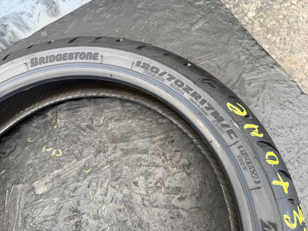 120/70 R17 Bridgestone Battlax Sport Touring T31F