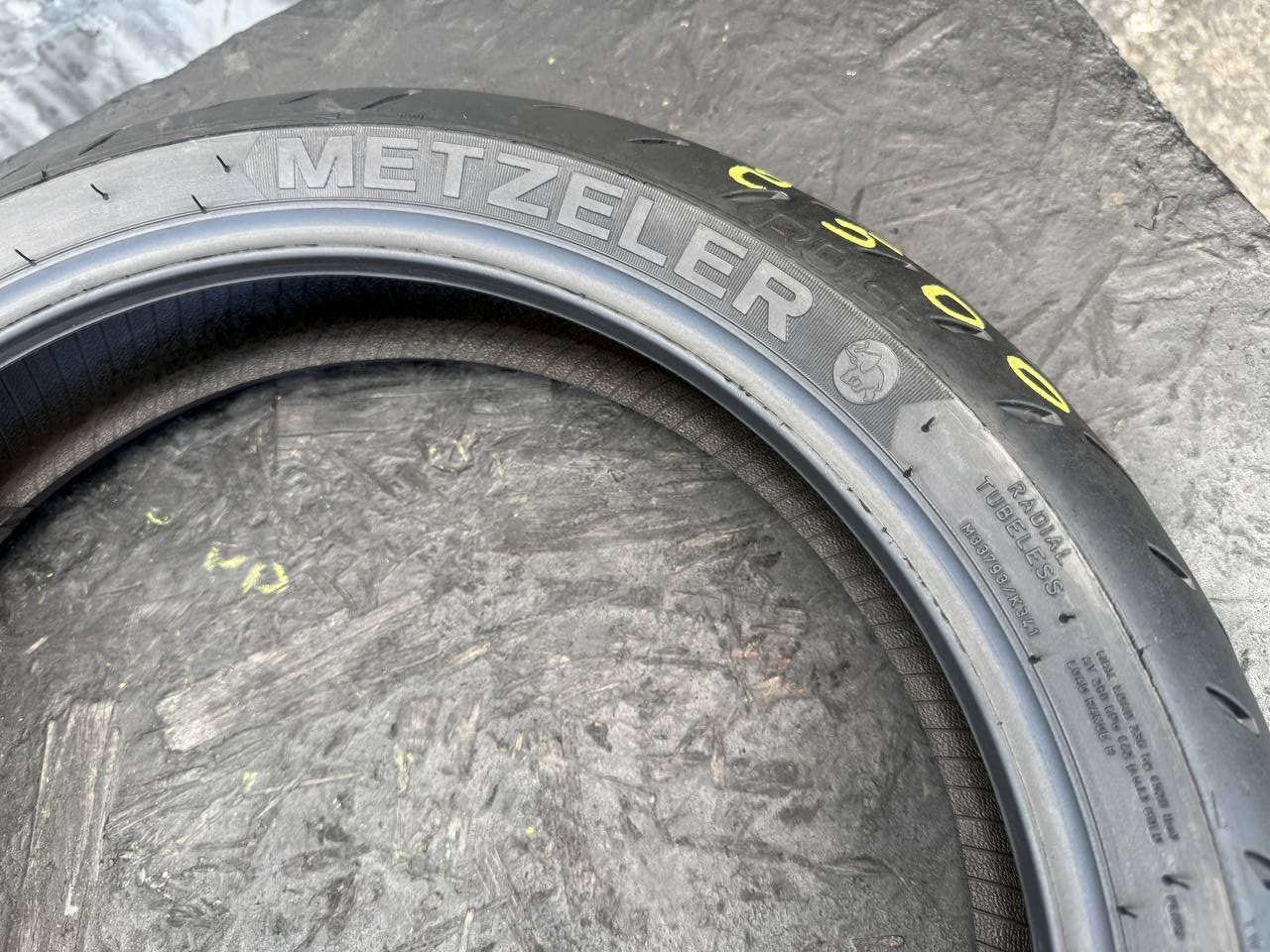 120/70 R17 Metzeler Roadtec 01 SE