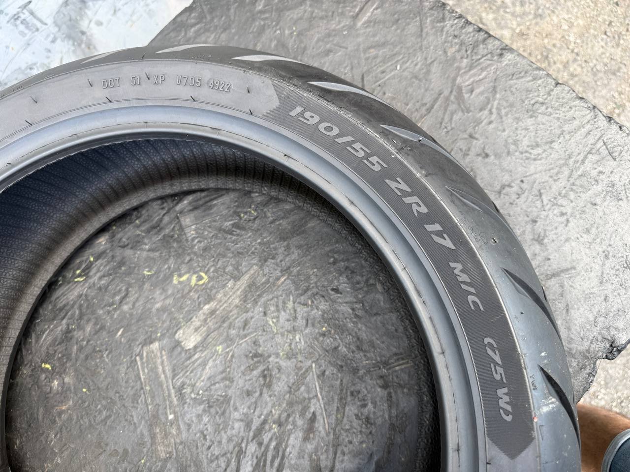 190/55 R17 Metzeler Roadtec 01