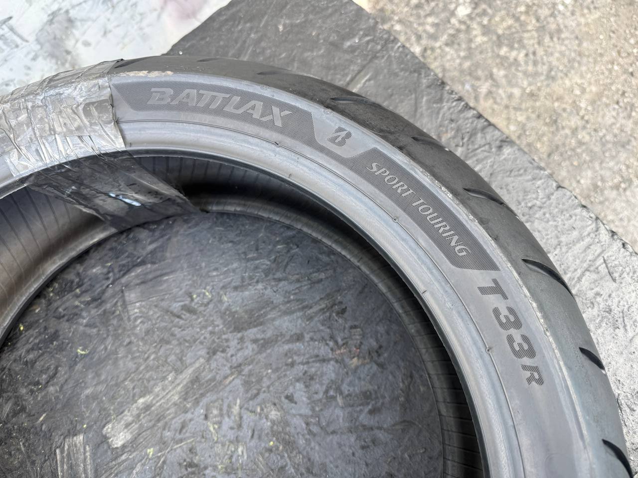 190/55 R17 Bridgestone Battlax Sport Touring T33R
