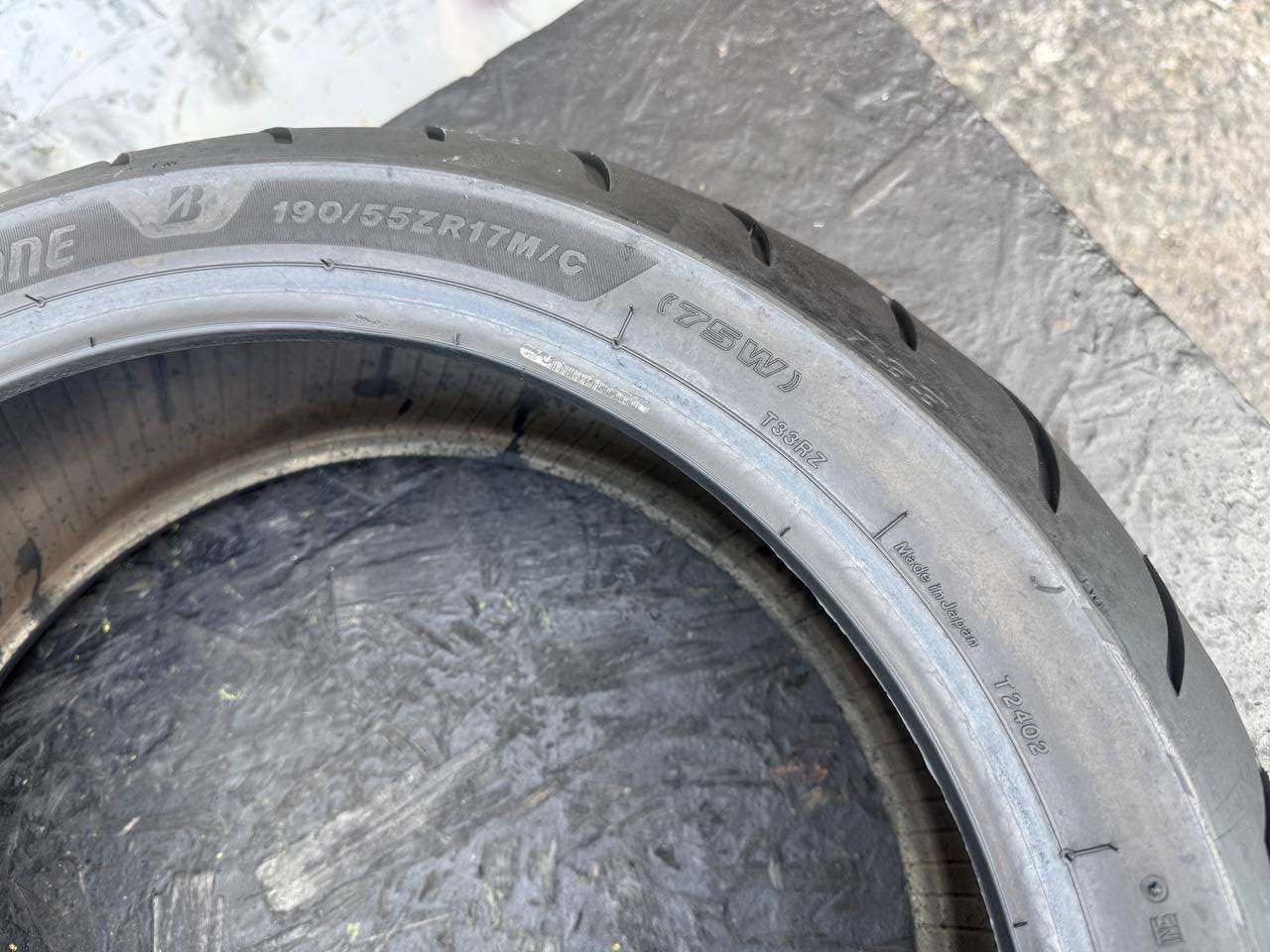 190/55 R17 Bridgestone Battlax Sport Touring T33R