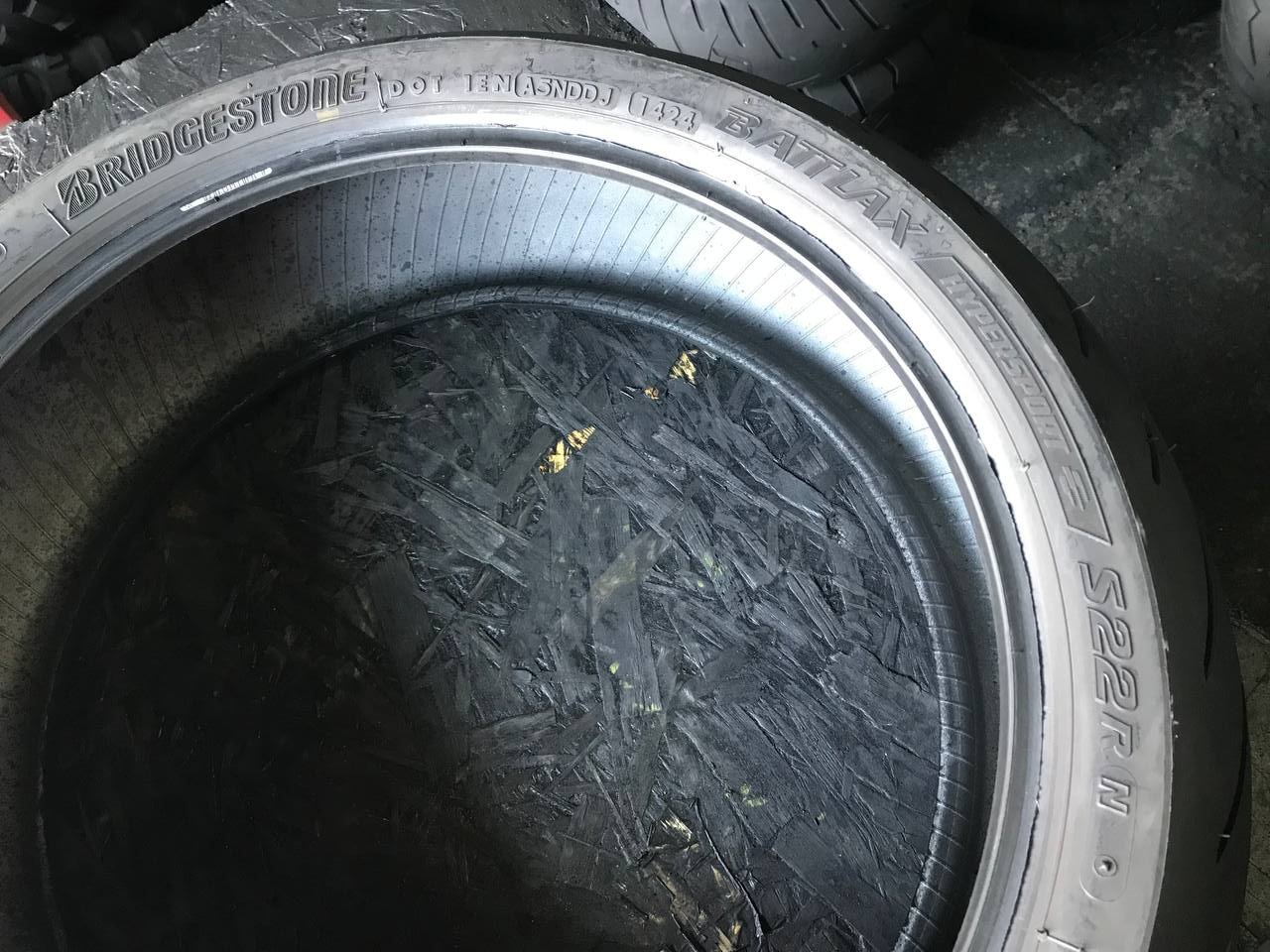 180/55 R17 Bridgestone Battlax Hypersport S22R