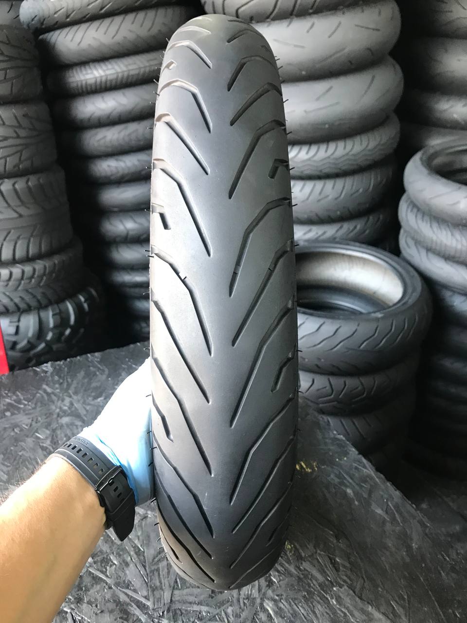 100/80 R17 Pirelli Angel Gity