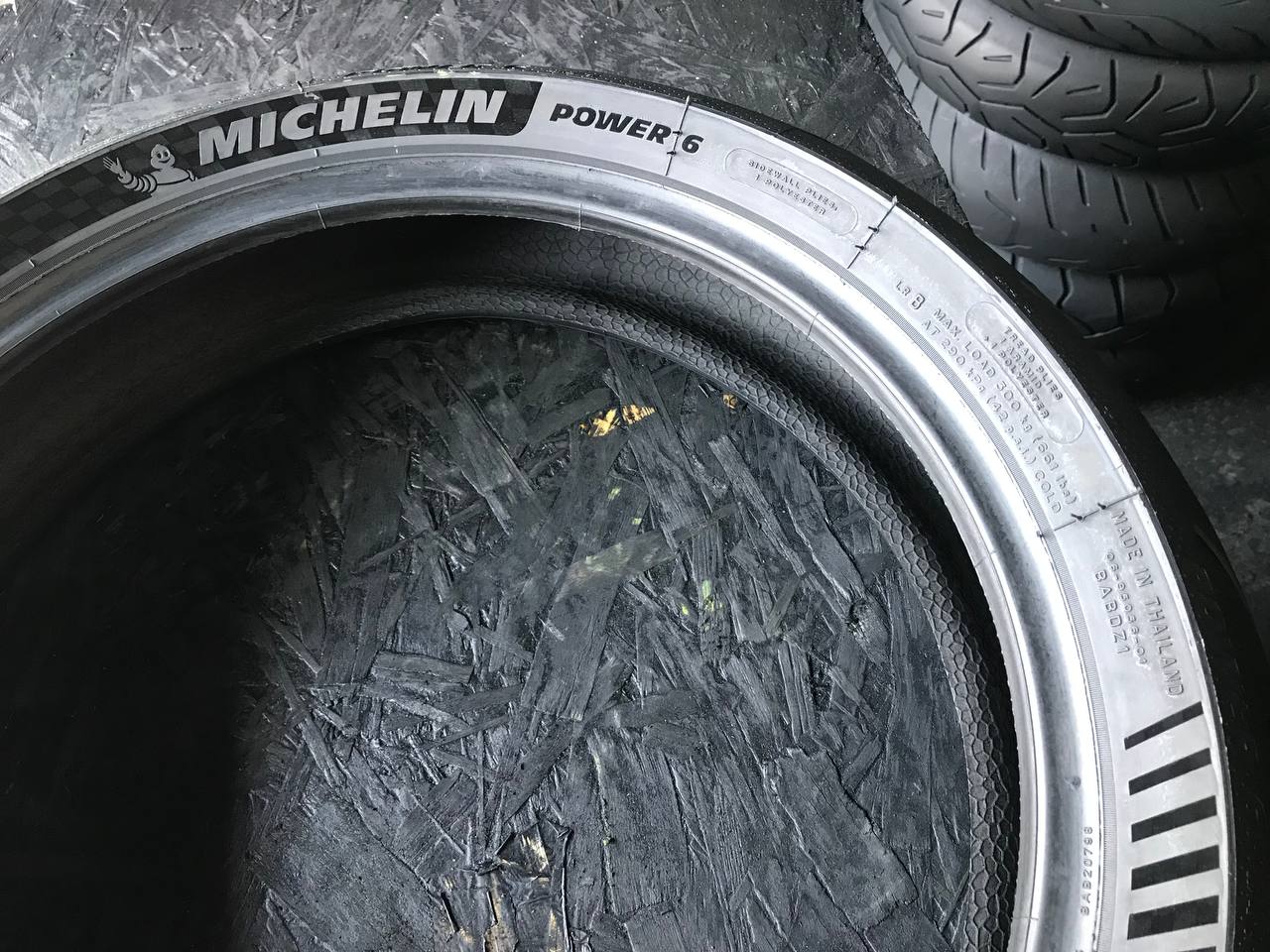 150/60 R17 Michelin Power 6