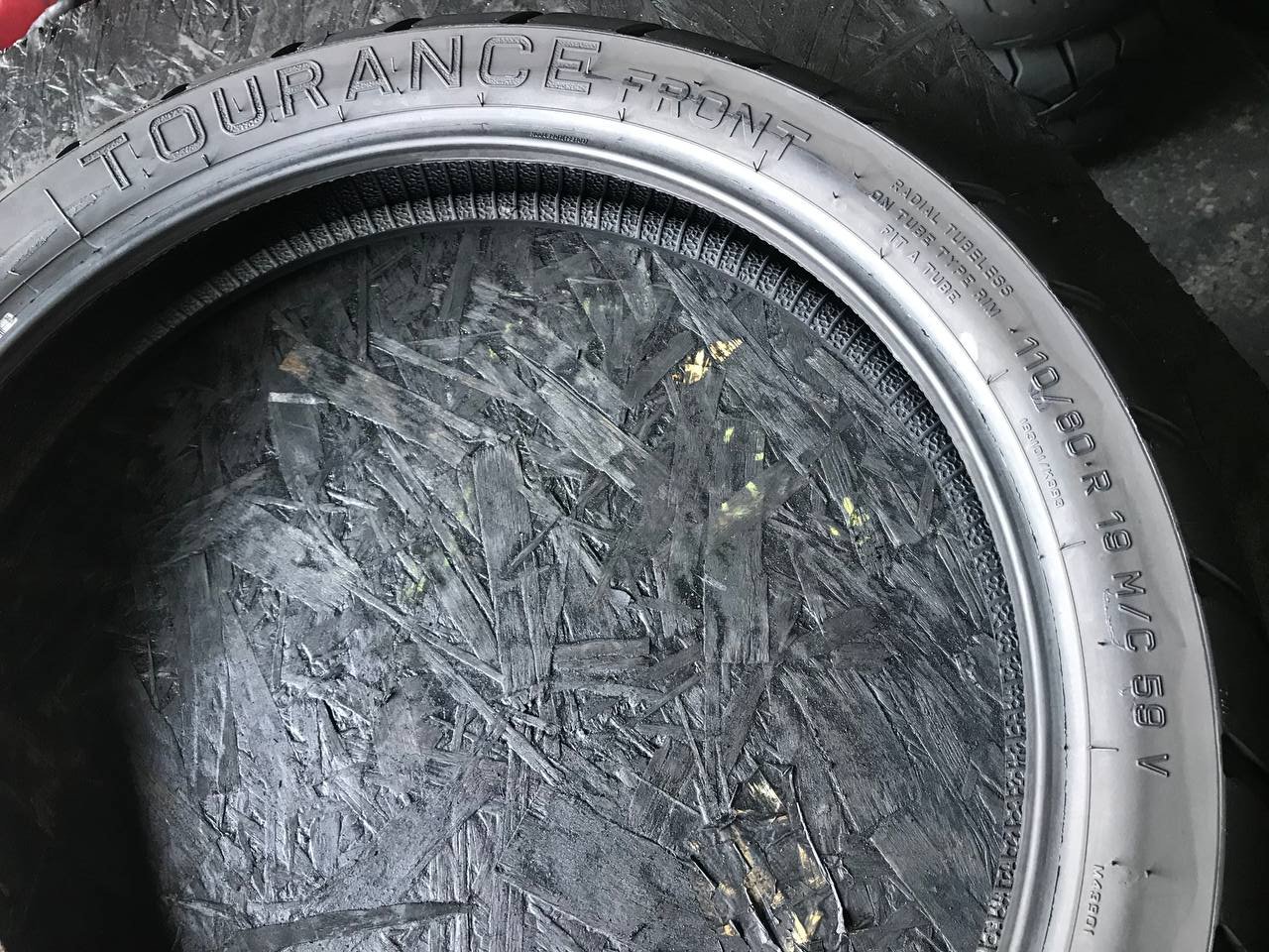 110/80 R19 Metzeler Tourance Front