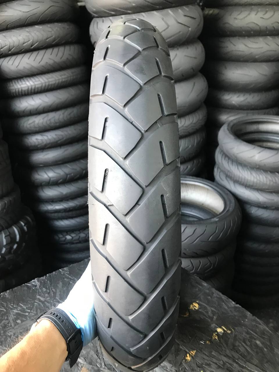 110/80 R19 Metzeler Tourance Front