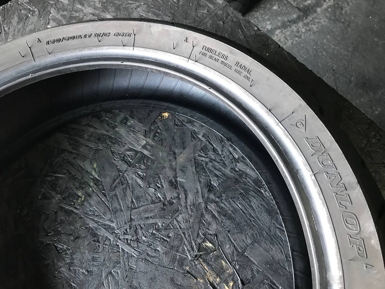 150/60 R17 Dunlop Sportmax GPR 300