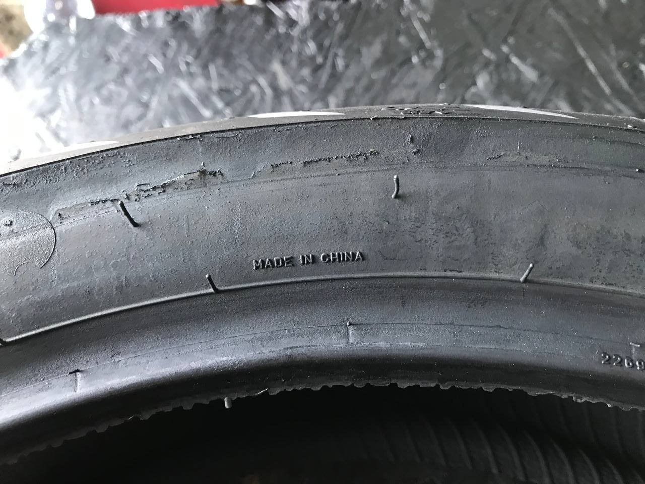 160/60 R17 Metzeler Roadtec 01