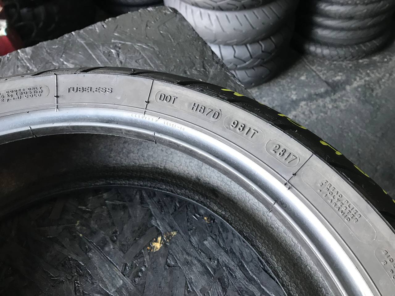 180/55 R17 Michelin Pilot Road 2