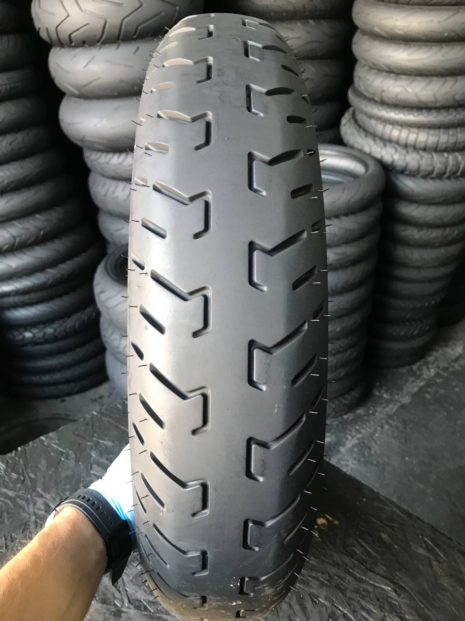 130/90 R16 Continental ContiTour