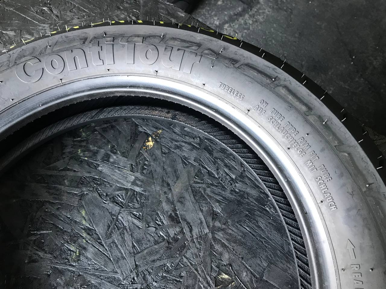 130/90 R16 Continental ContiTour