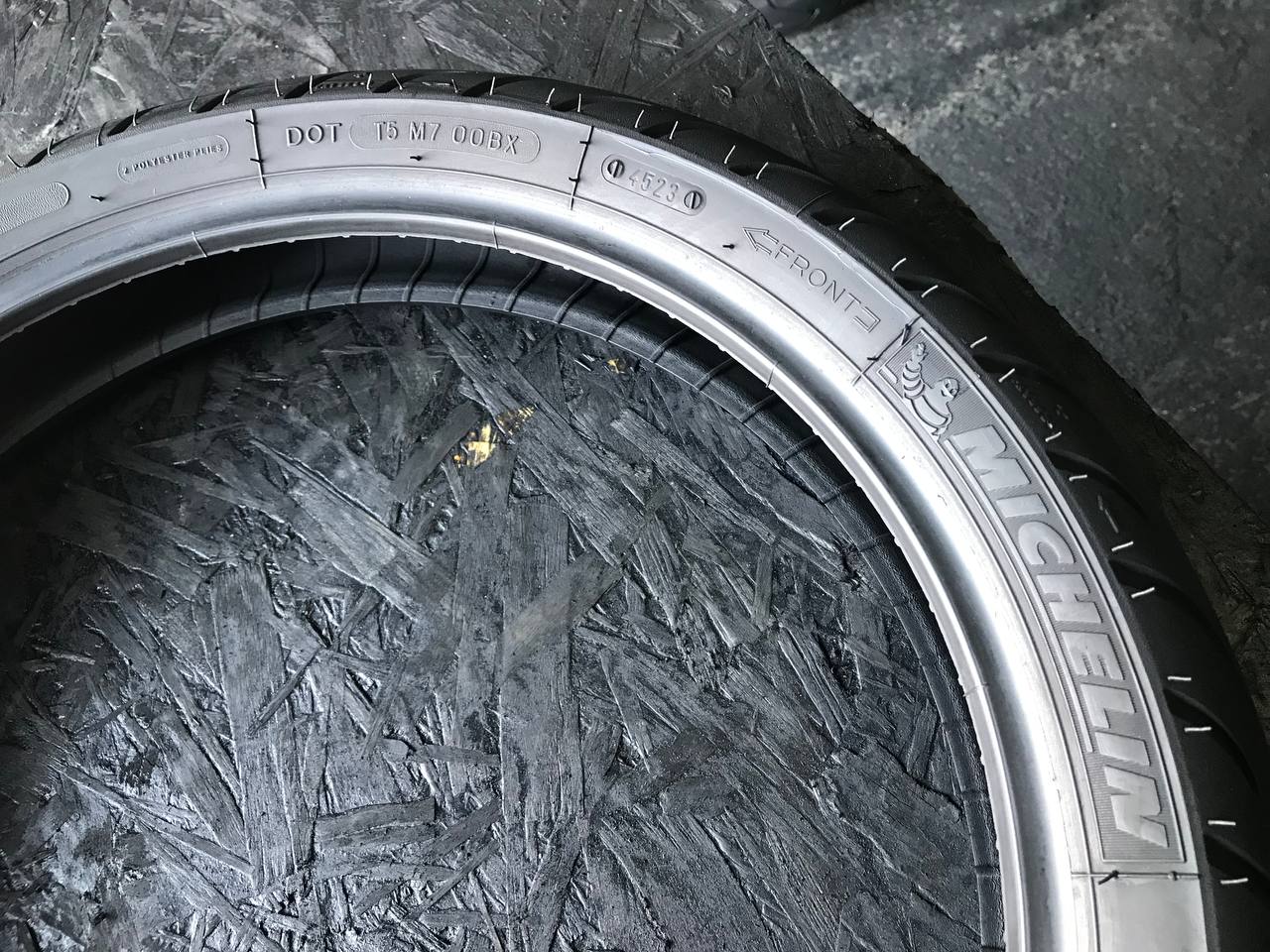 100/80 R17 Michelin Pilot Street