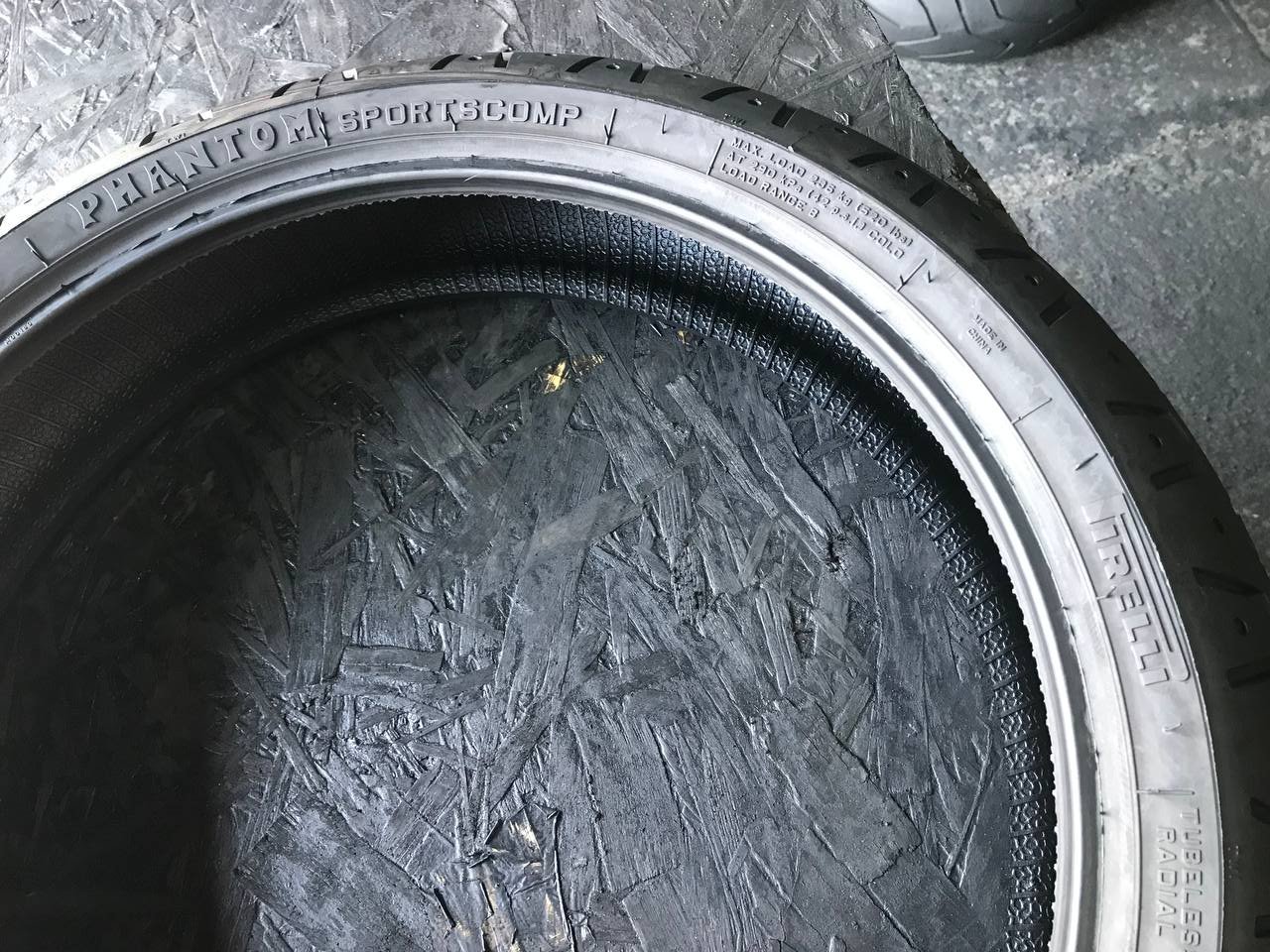 120/70 R17 Pirelli Phantom Sportscomp