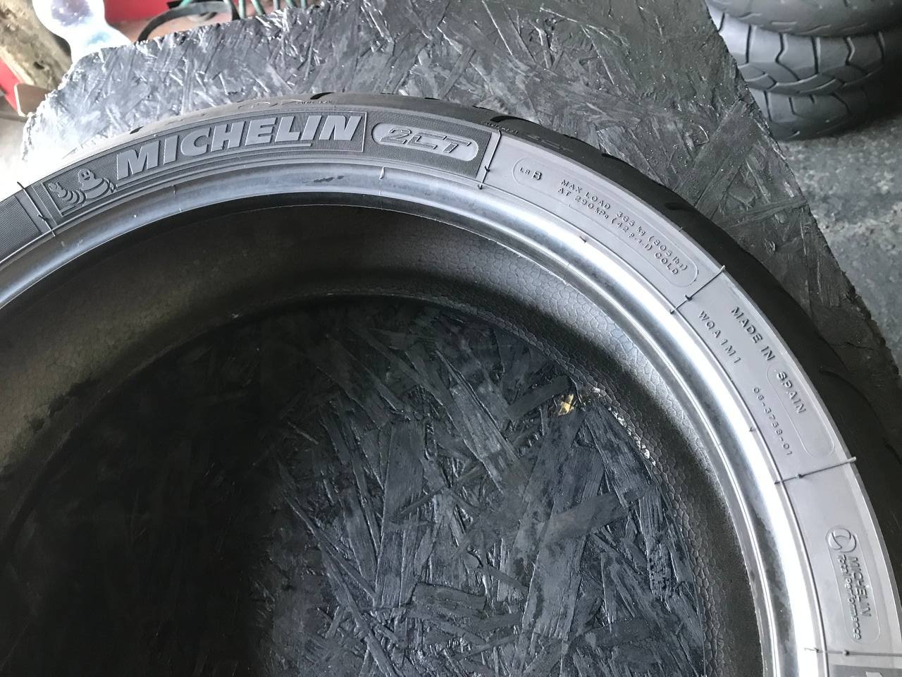 180/55 R17 Michelin Pilot Road 4