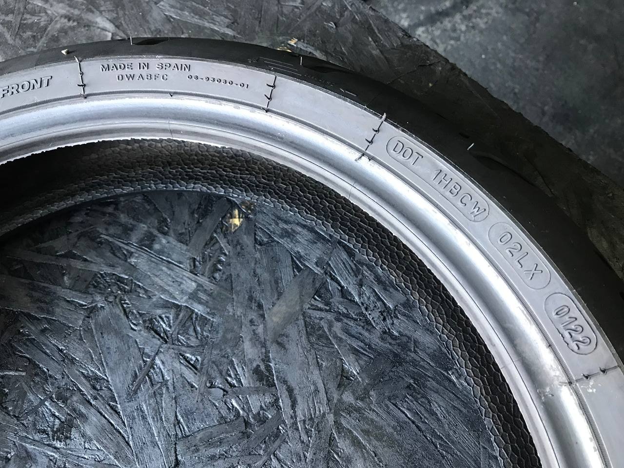 120/70 R17 Michelin Road 6