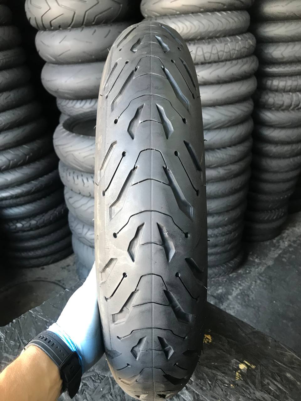 120/70 R17 Michelin Road 6
