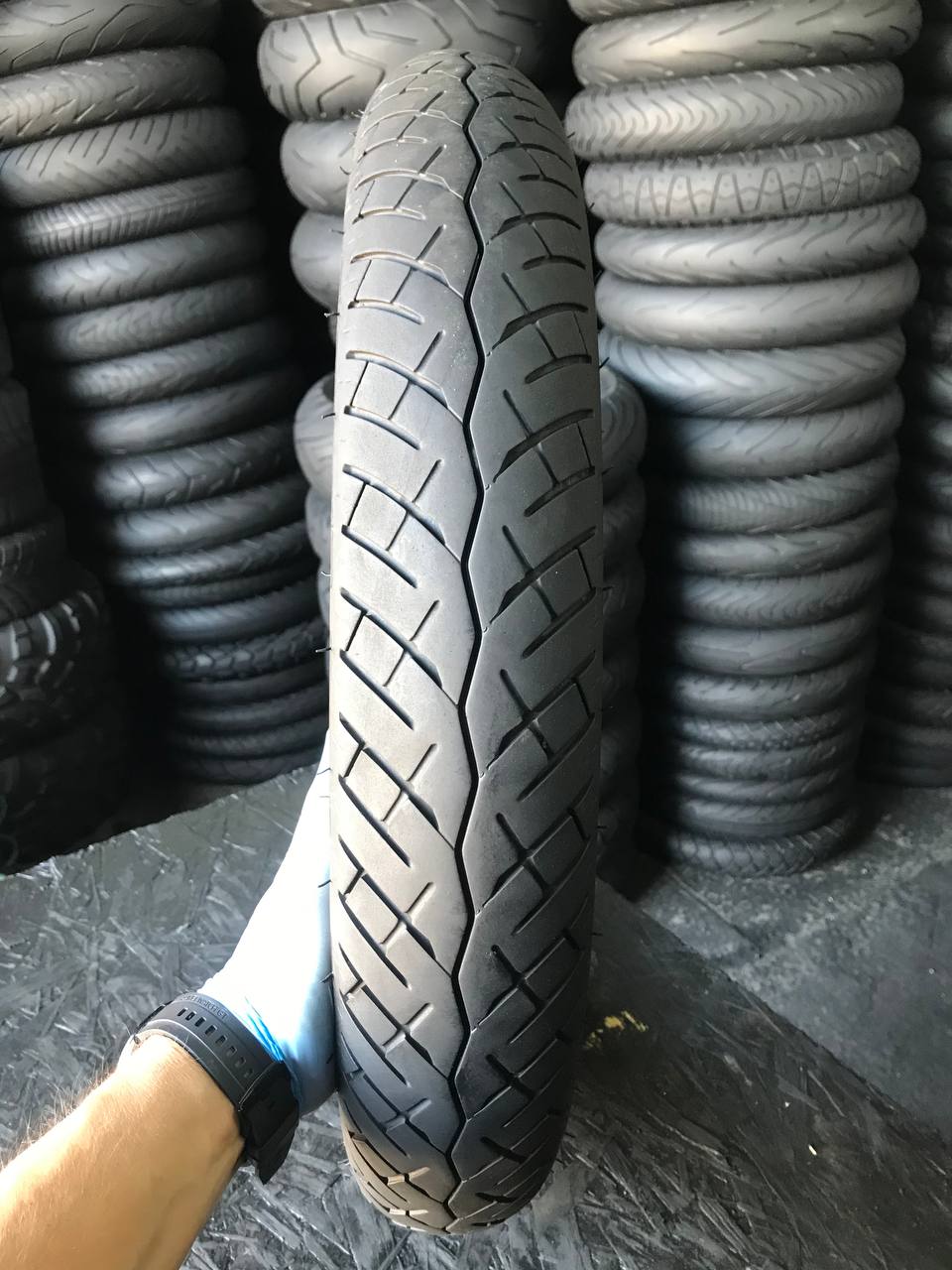 100/90 R18 Bridgestone Battlax BT46F