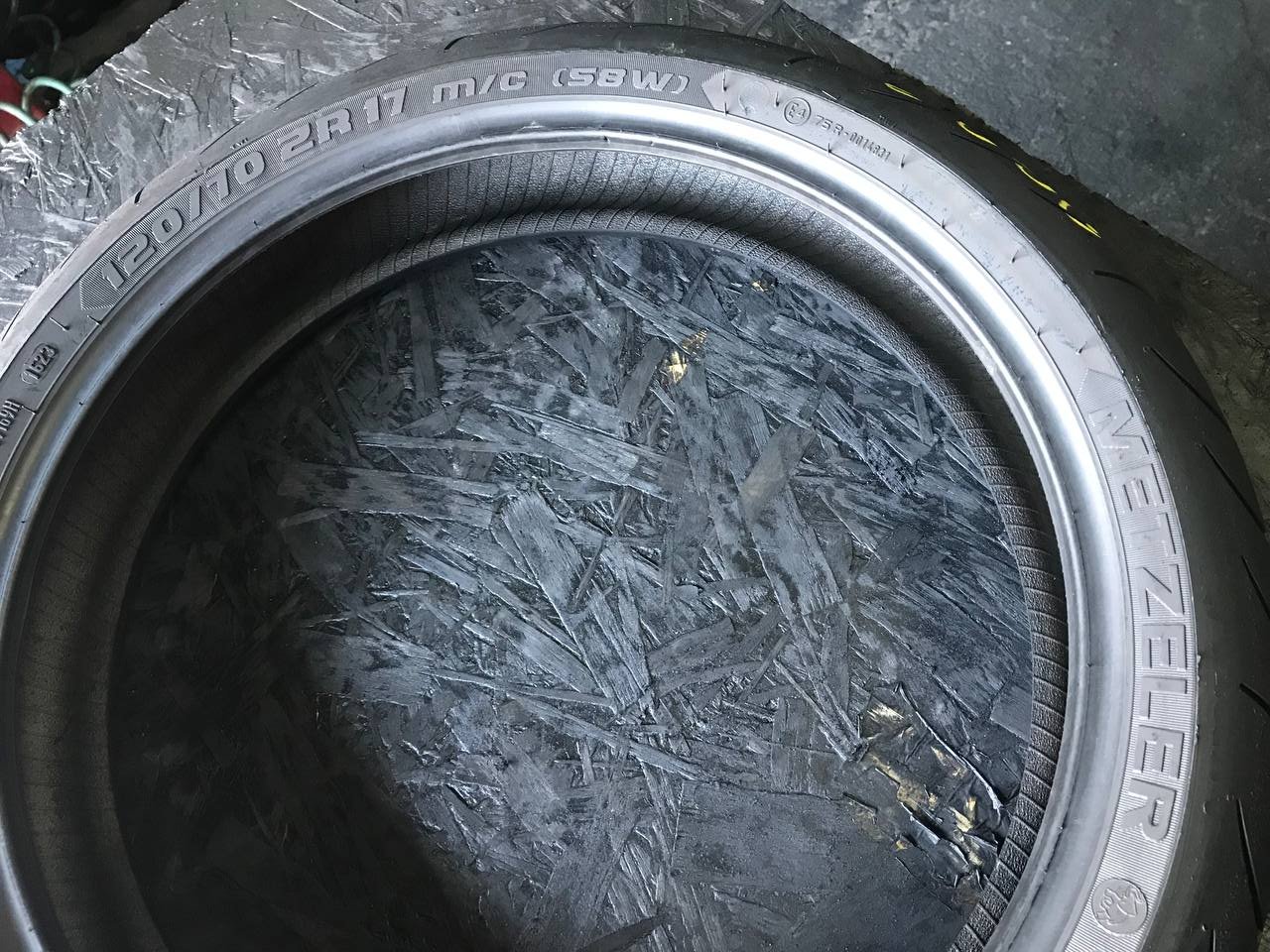 120/70 R17 Metzeler Sportec M9 RR