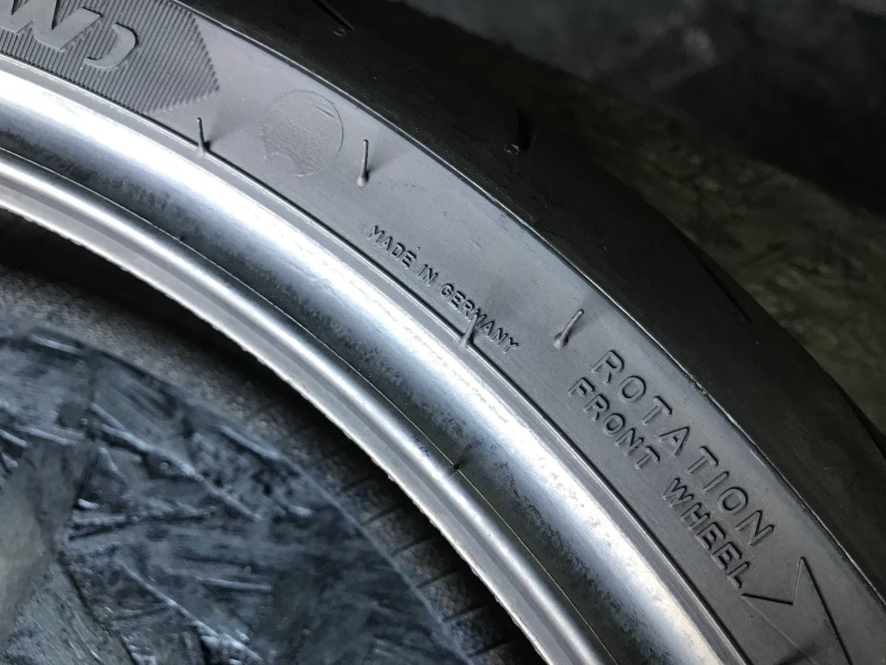 120/70 R17 Metzeler Sportec M9 RR