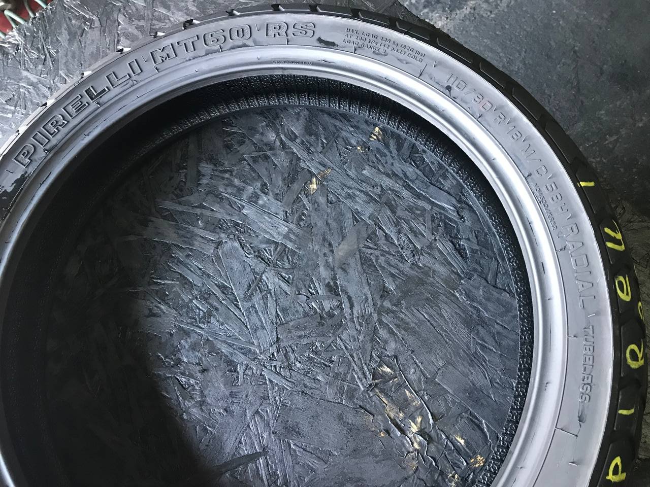 110/80 R18 Pirelli MT60 RS