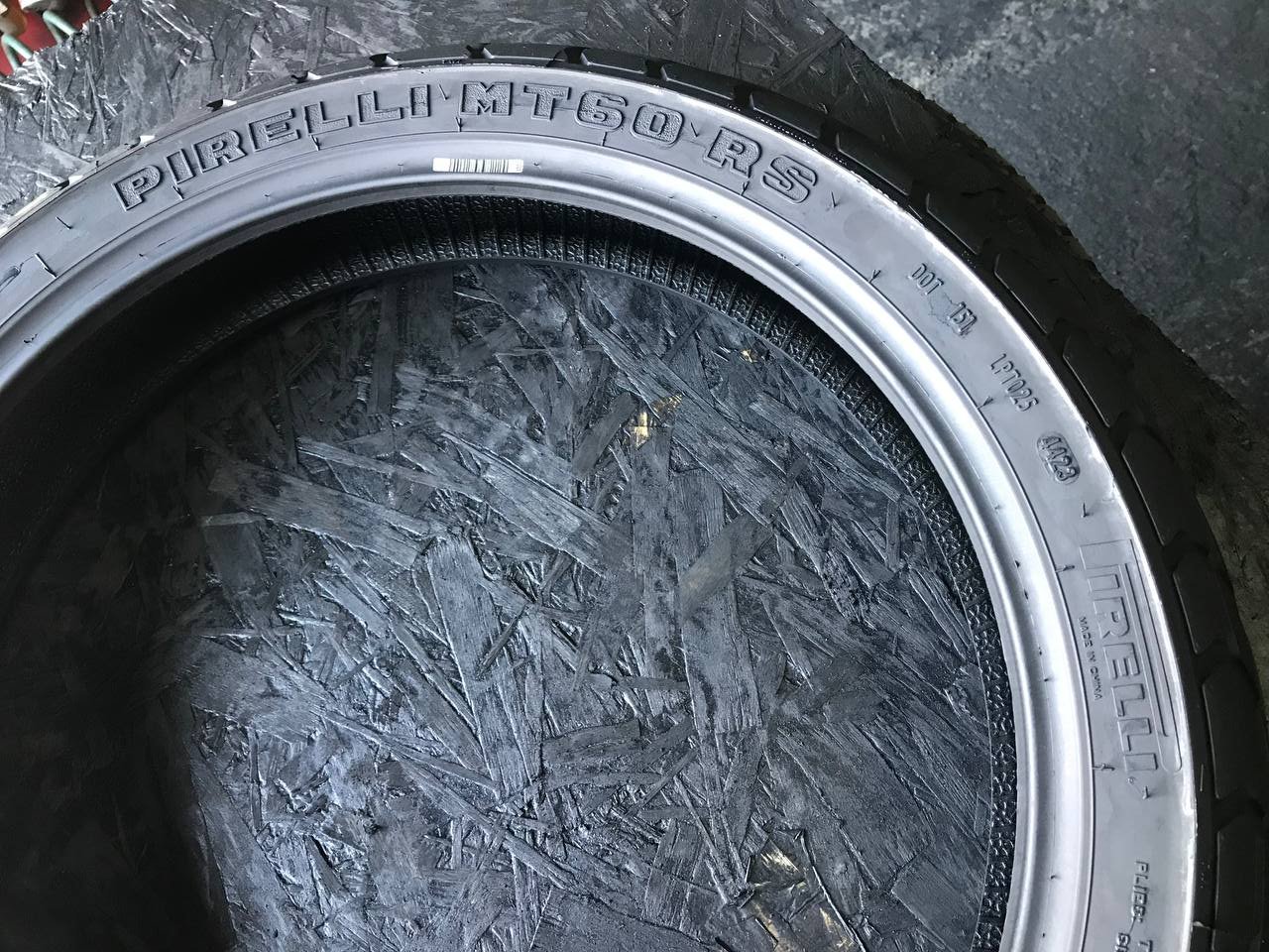 110/80 R18 Pirelli MT60 RS