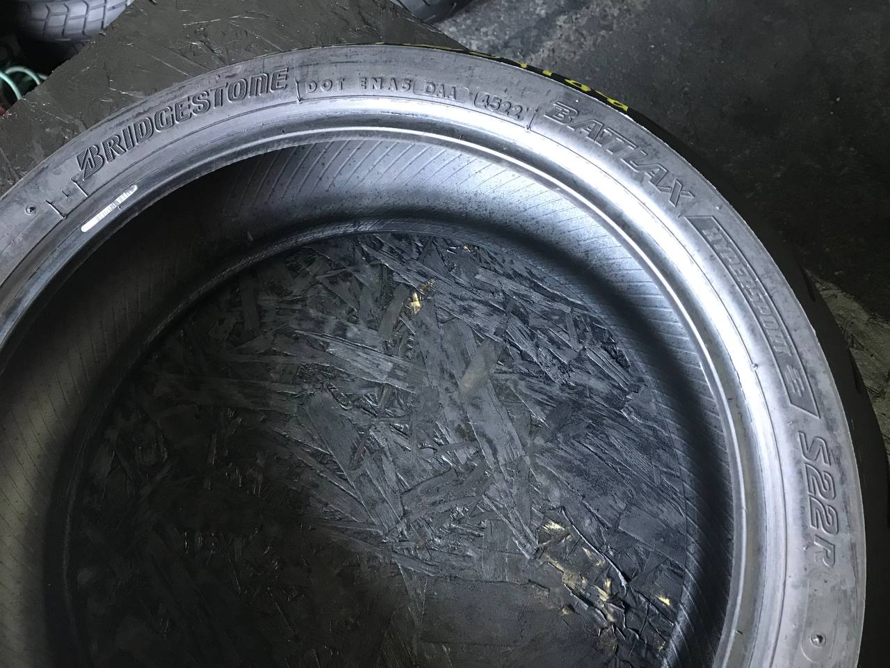 180/55 R17 Bridgestone Battlax Hypersport S22R