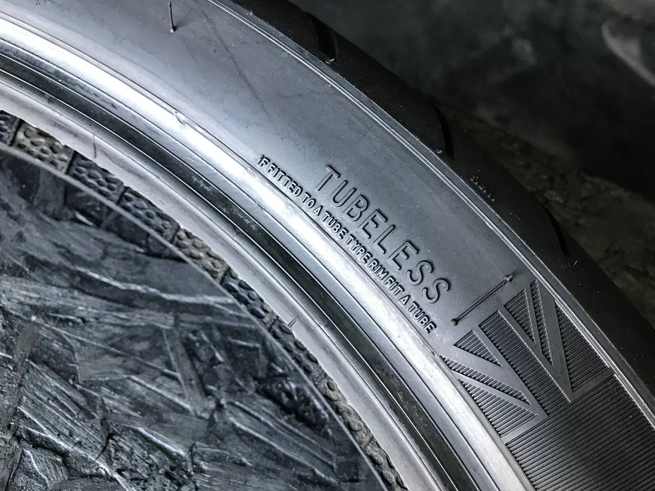 90/90 R21 Avon RoadRider MKII