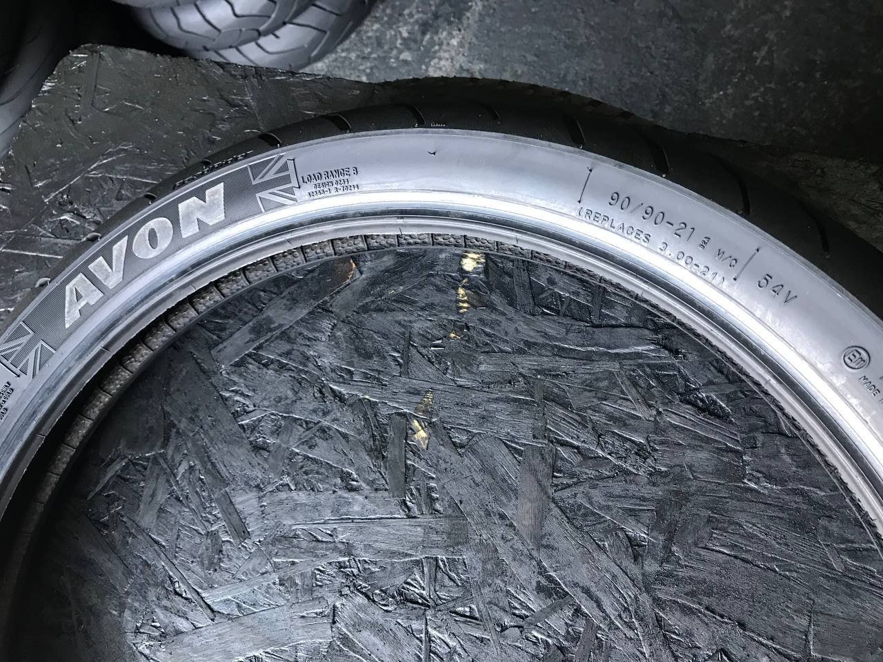90/90 R21 Avon RoadRider MKII