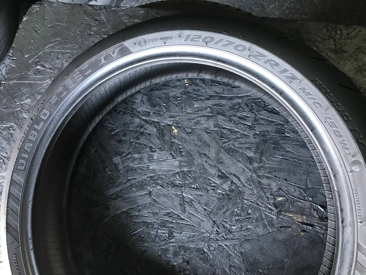 120/70 R17 Pirelli Diablo Rosso IV