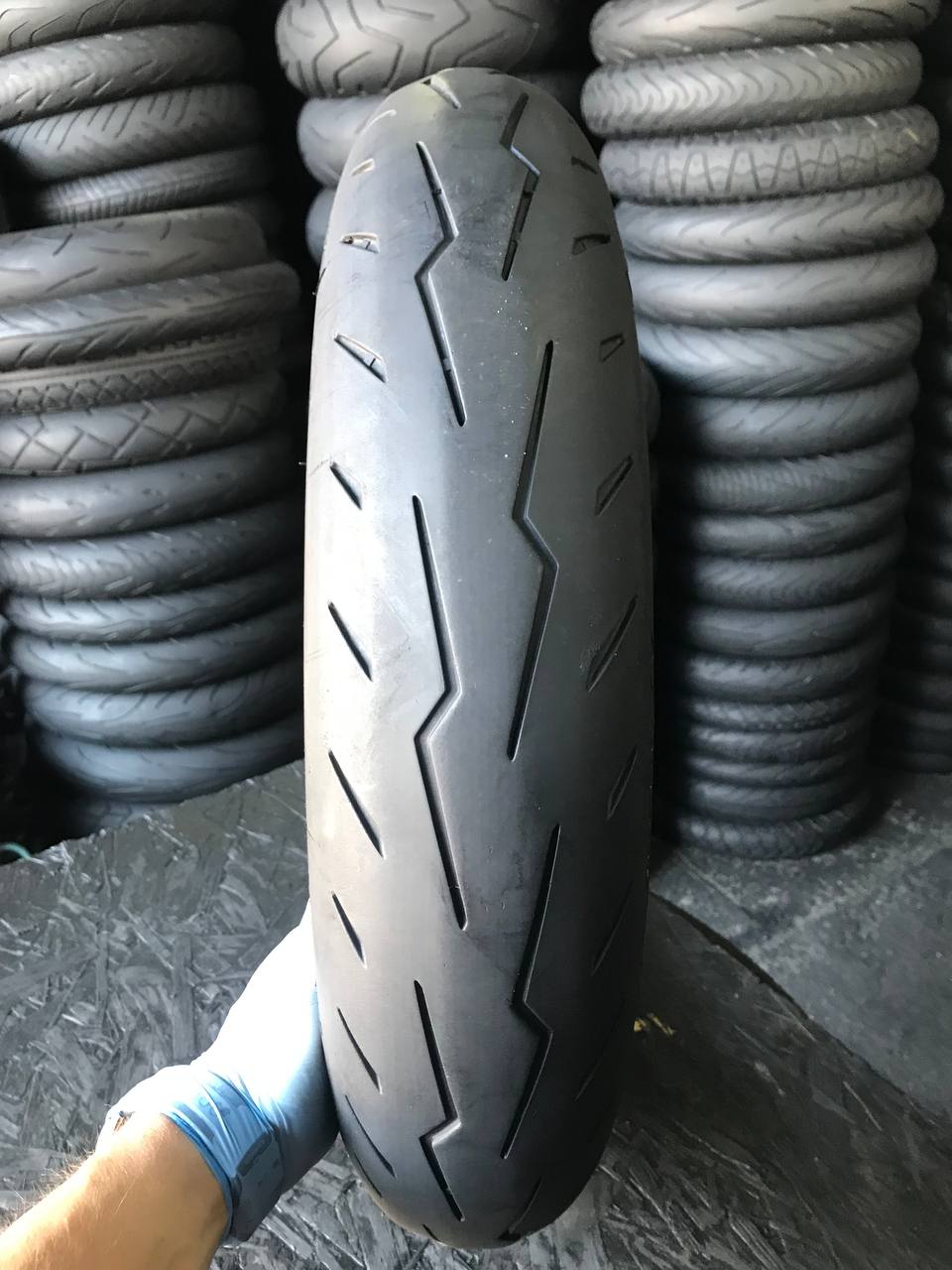 120/70 R17 Pirelli Diablo Rosso IV