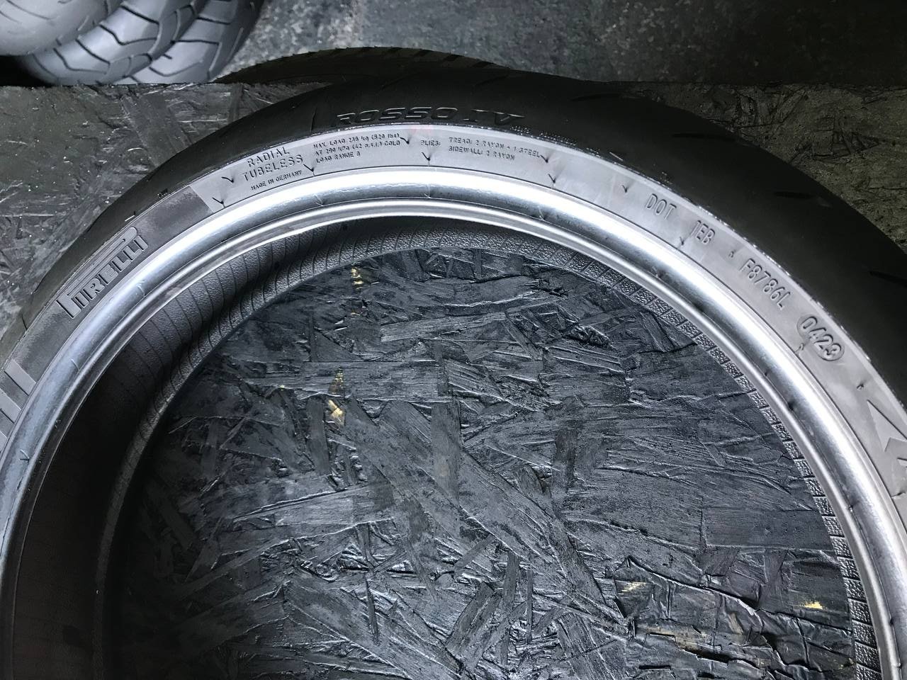 120/70 R17 Pirelli Diablo Rosso IV